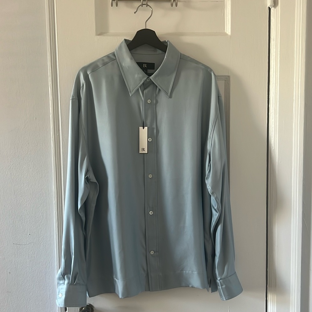 NWTs - 100% Silk Banana Republic Men’s Dress Shirt